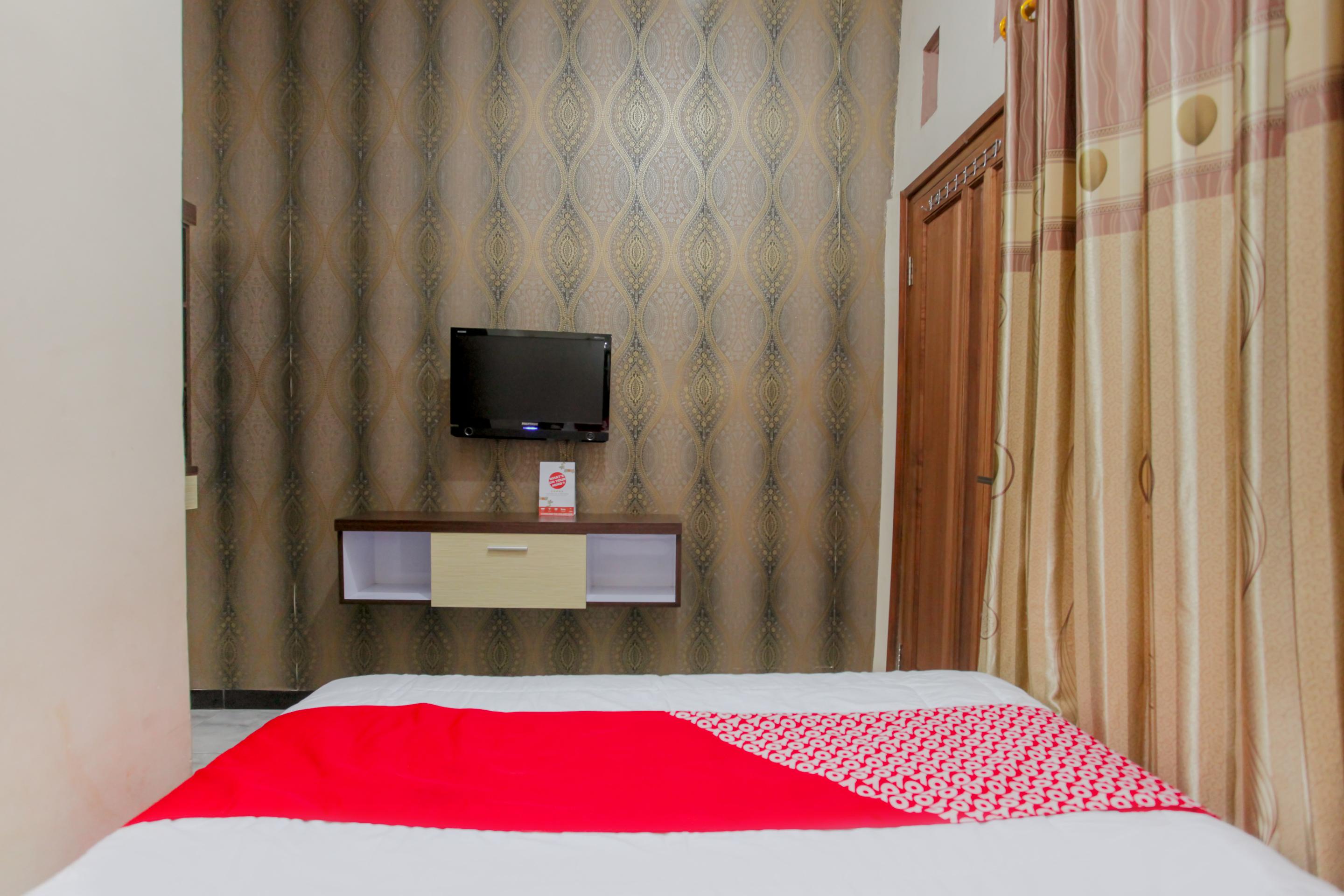 Reddoorz At Villa Akbar 3 Batu  Kültér fotó